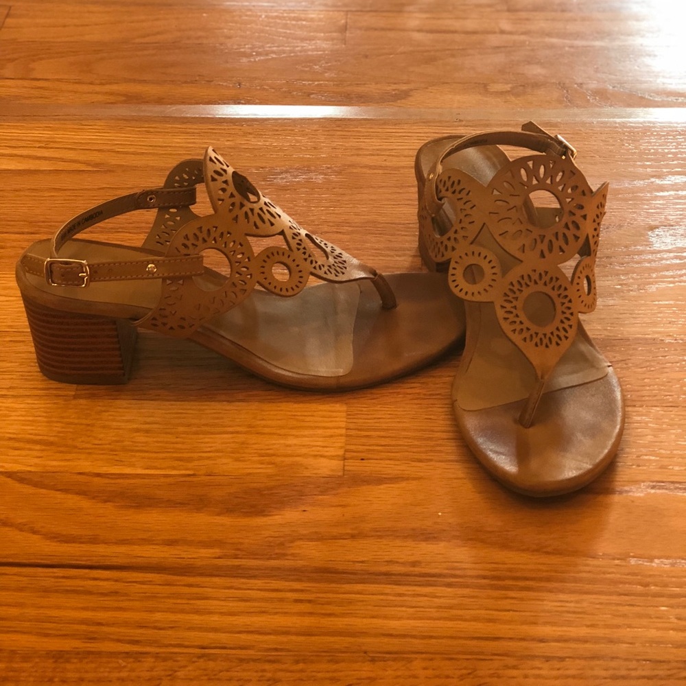 Italian leather White Mountain wedge sandal